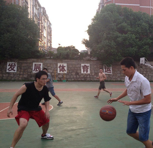 銀河首屆“勇士杯”男子籃球友誼賽 銀河首屆“勇士杯”男子籃球友誼賽