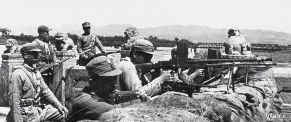 七七事變后，全國(guó)軍民奮起抗戰(zhàn)