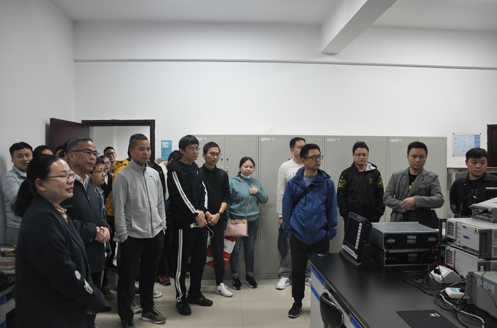 聯(lián)學(xué)聯(lián)創(chuàng)，半床棉被