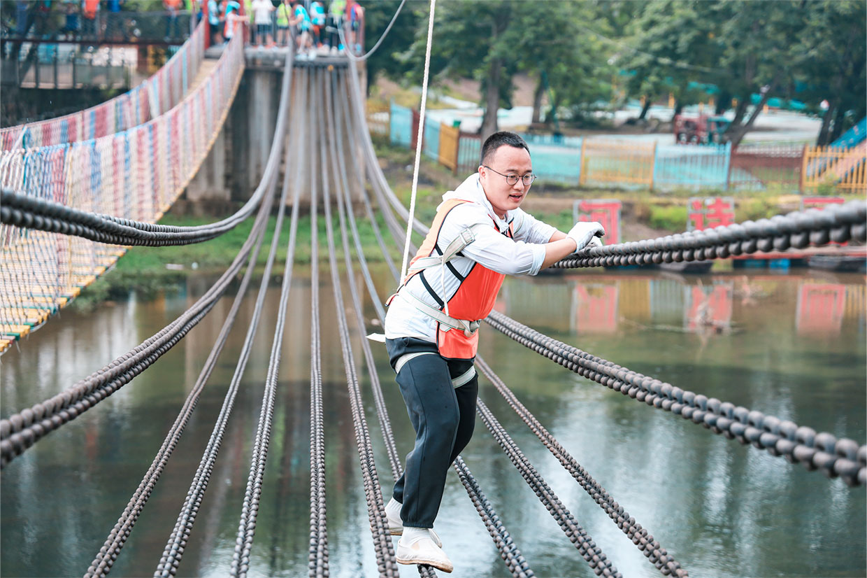 團(tuán)隊(duì)的力量 沖鋒沖鋒，沖向巔峰——沖鋒隊(duì)口號(hào)